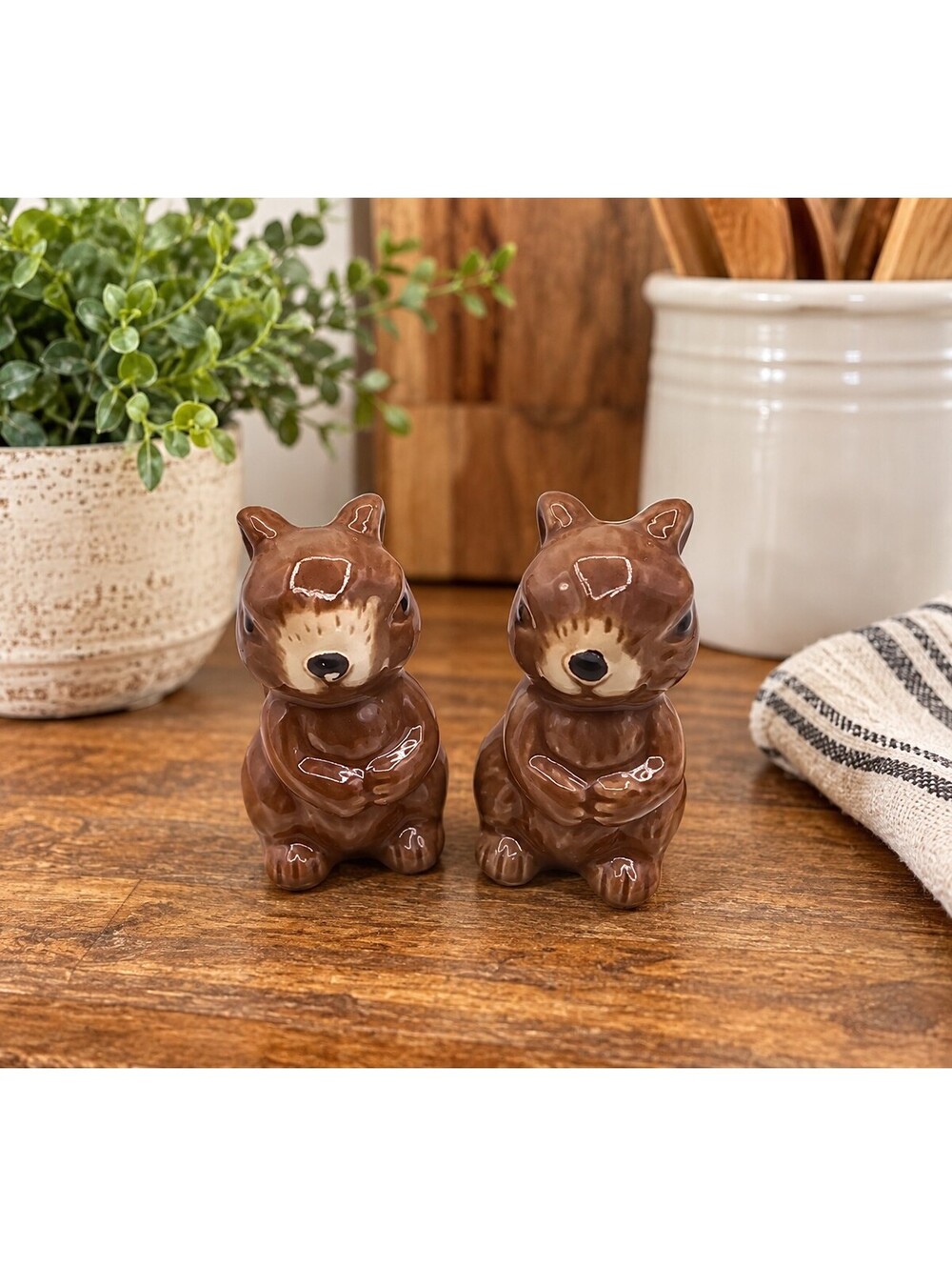 Vintage Brown Ceramic Squirrel Salt & Pepper Shakers 1960s 1970s
